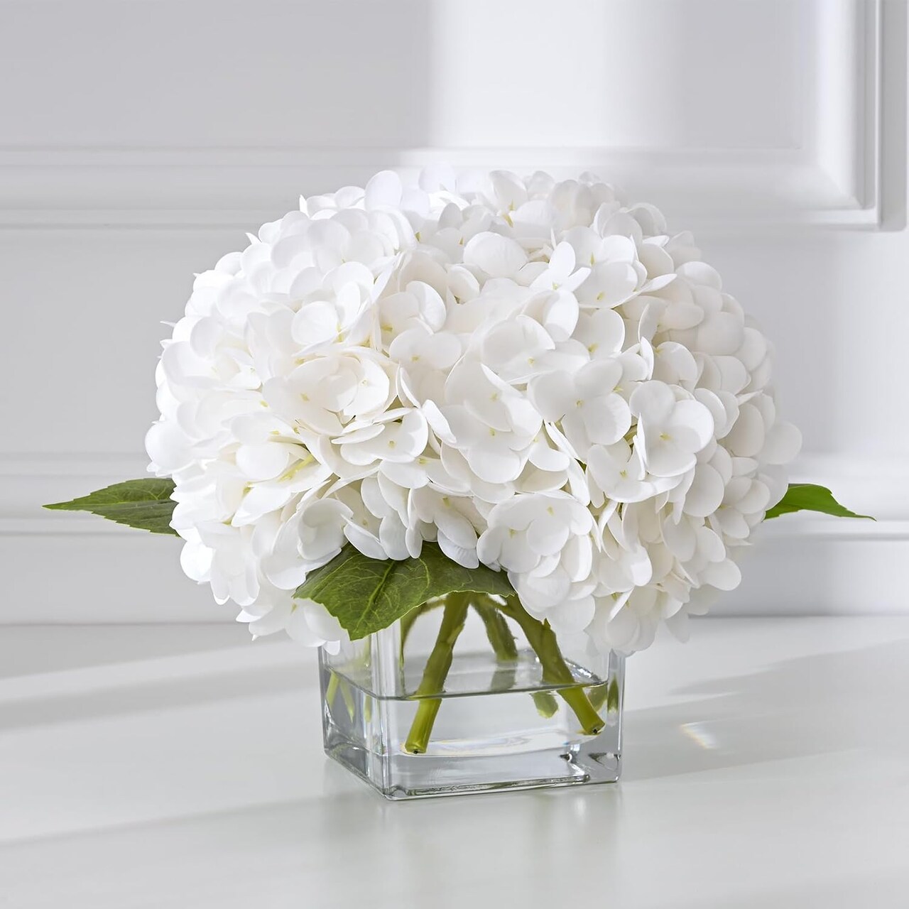 Luxury PU Fake Flowers in Vase with Faux Water, White Real Touch Hydrangea Artificial Flowers with Glass Vase